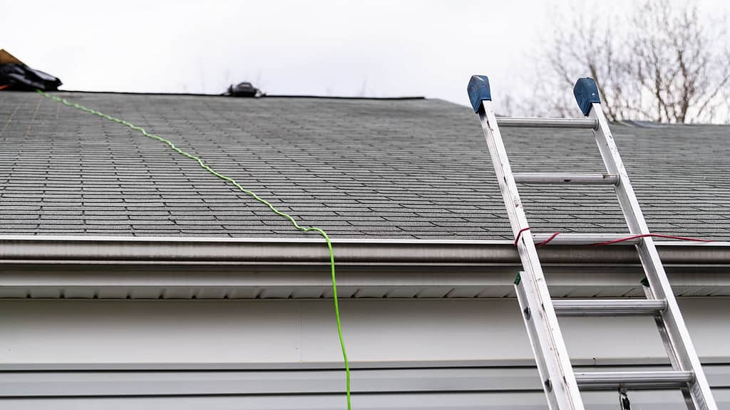 Fixing a roof