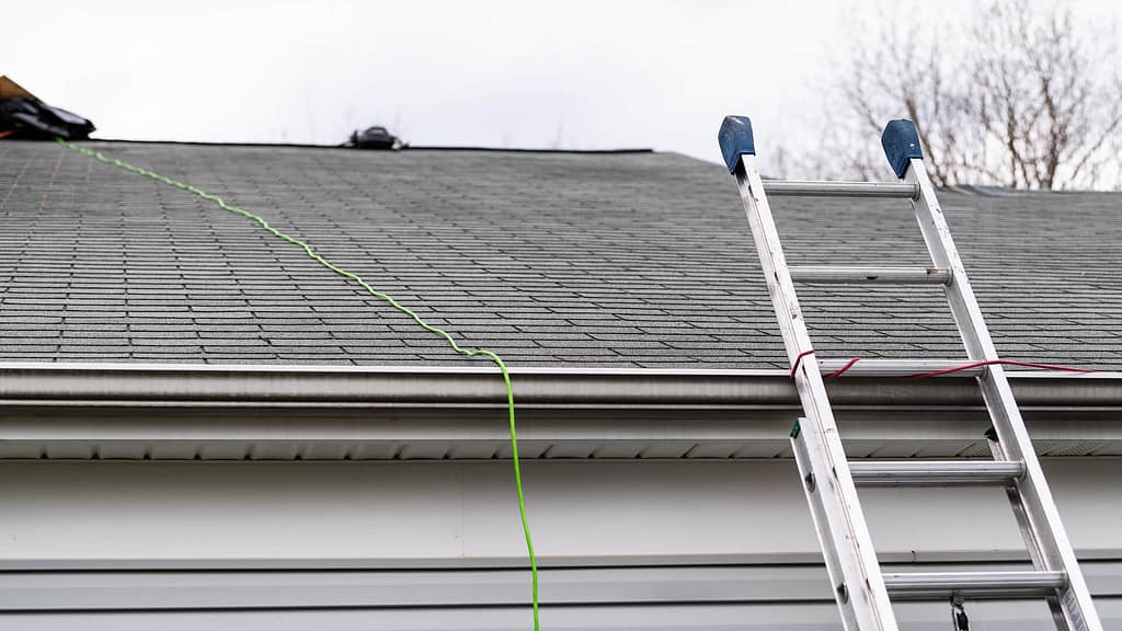 Fixing a roof